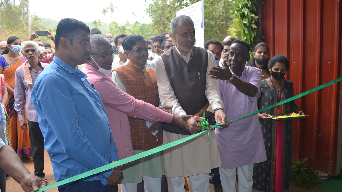 Ribbon cutting by the Hon'ble Speaker