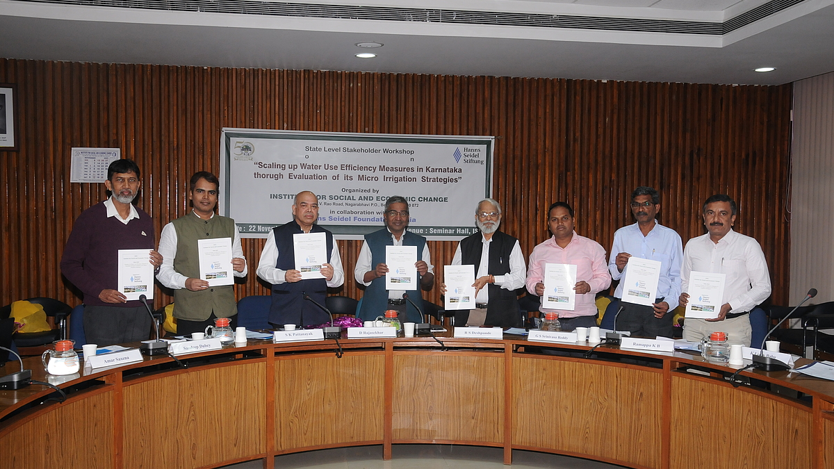 Unveiling of the policy brief on “Scaling Up Water Use Efficiency Measures in Karnataka Through Evaluation of its Micro Irrigation Strategies”