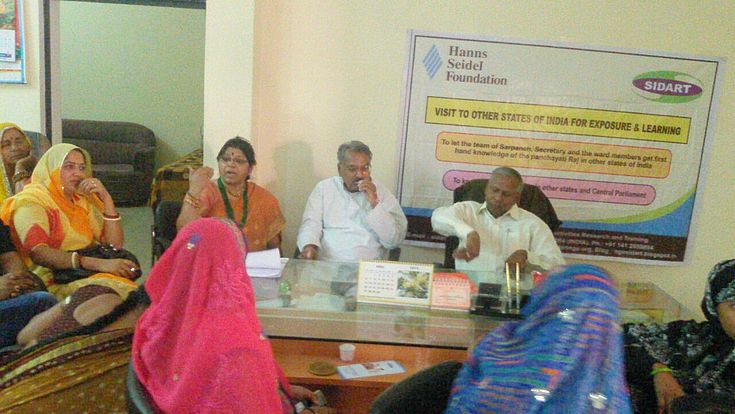 Question & Answer session between Elected Women Representatives from Rajasthan and EWRs as well as Chairman from Jhusi regarding women participation in decision-making